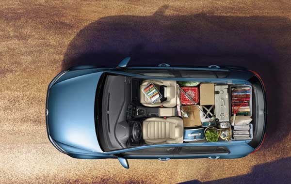 ▲ 7세대 골프의 최대 수납 모습. 뒷좌석 폴딩이 가능해 더 많은 짐을 실을 수 있다.