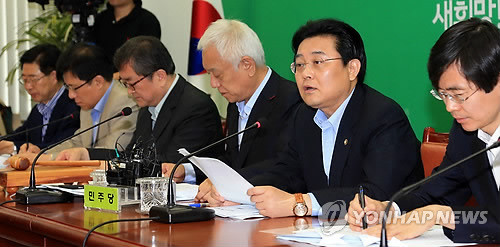 ▲ 전병헌 민주당 원내대표가 5일 오전 국회 당대표실에서 열린 최고위원회의에서 발언하고 있다.ⓒ연합뉴스