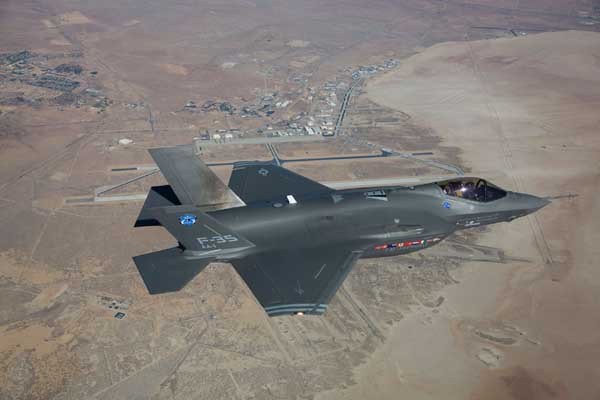 ▲ 곧 기종이 결정될 F-X 3차 사업의 후보 중 하나인 F-35 스텔스 전투기. F-35도 선정되면 FMS 계약을 통해 도입한다.해