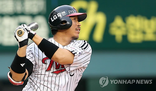 ▲ 사상 첫 10연타속 안타를 친 이병규ⓒ연합뉴스