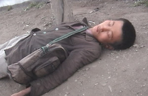 ▲ 장마당에 쓰러져 있는 꽃제비ⓒ