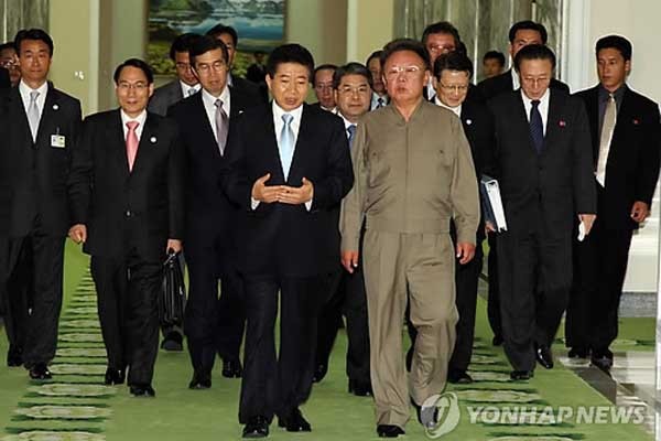 ▲ 2007년 10월 남북정상회담 당시 노무현 前대통령과 김정일. [사진: 연합뉴스]