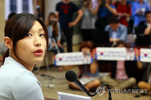▲ 2013년 7월 15일 기자회견을 연 김연경 선수ⓒ연합뉴스
