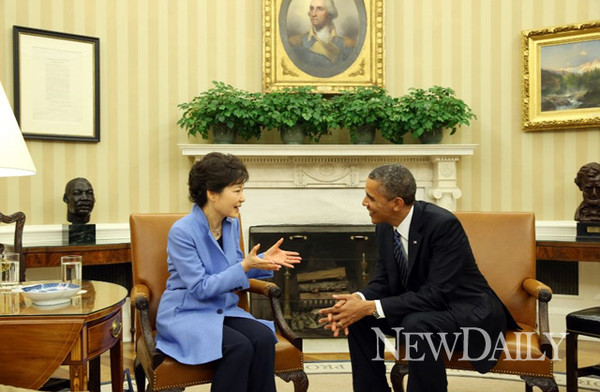 ▲ 지난 5월 첫 정상회담을 나누고 있는 박근혜 대통령과 버락 오바마 미국 대통령. ⓒ 뉴데일리