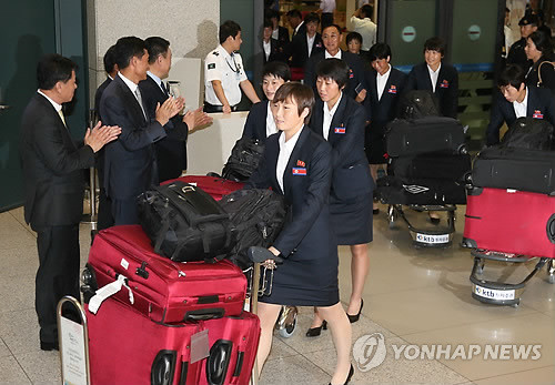 ▲ 대한민국에 입국한 북한 여자 축구 대표팀.ⓒ연합뉴스