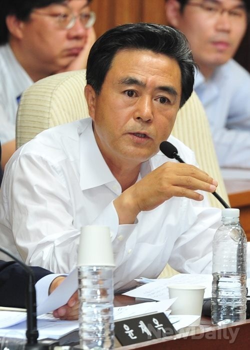 ▲ 24일 국회에서 열린 국가정보원 댓글 의혹 사건 등의 진상규명을 위한 국정조사특위에서 새누리당 김태흠 의원이 발언하고 있다.ⓒ이종현 기자