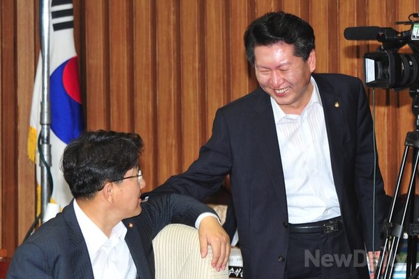 ▲ 권성동, 정청래(왼쪽부터)