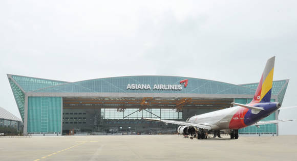 ▲ ▲ 아시아나항공이 31일 오픈한 인천공항 제2 격납고.