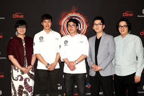 ▲ 마셰코2 출연진(좌측부터 노희영 셰프, 김태형, 최강록, 강레오 셰프, 하정석PD)  ⓒ CJ E&M