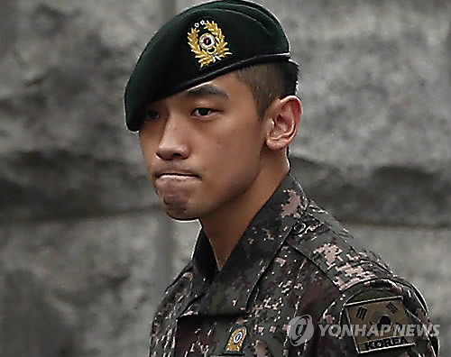 ▲ 21개월간의 군복무를 마친 가수 비(본명 정지훈)가 지난달 10일 오전 서울 용산구 국방홍보원을 나서고 있다. ⓒ연합뉴스