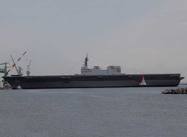 ▲ 국내 언론들은 헬기 호위함 이즈모의 갑판 길이 등만 보고 항공모함이라고 한다.