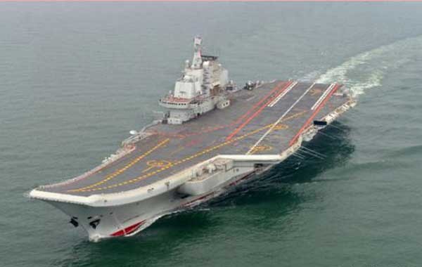 ▲ 중국 항공모함 '스랑'. 러시아 바락급을 개수한 모델이다. 중국 공산당은 이 항공모함을 이어도에 투입해야 한다고 큰 소리를 친 적이 있다.