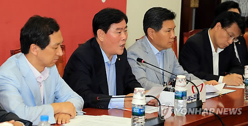 ▲ 최경환 새누리당 원내대표가 9일 오전 국회 원내대표실에서 열린 주요당직자회의에서 모두발언을 하고 있다.ⓒ연합뉴스