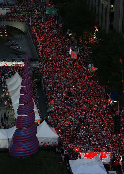 ▲ 청계천 광장에서 열린 국정원 사건 촛불시위 사진.