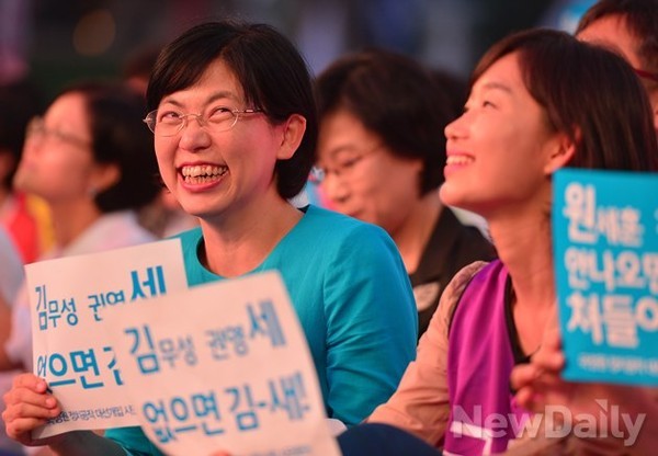 ▲ 서울시청 촛불집회 참석한 '이정희-김재연'의원 ⓒ 정상윤 기자