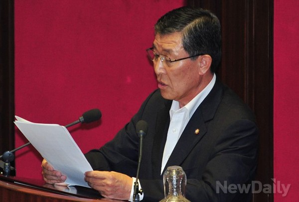 ▲ 12일 국회 본회의에서 새누리당 황진하 의원이 5분 자유발언을 하고 있다. ⓒ이종현 기자