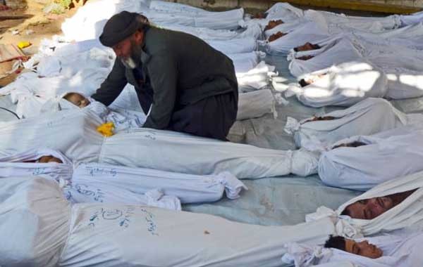 ▲ 시리아군의 화학무기 사용으로 숨진 민간인 시신들.