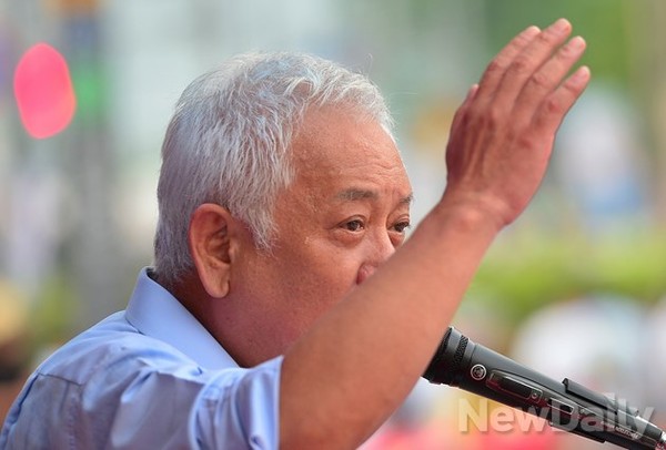 ▲ 길거리 정치선동에 앞장선 민주당 김한길 대표.ⓒ정상윤 기자