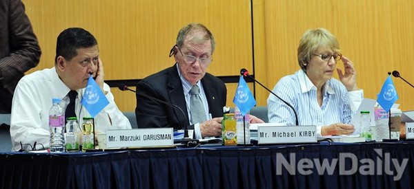 ▲ 증언을 듣고 있는 UN 북한인권조사위 위원들.