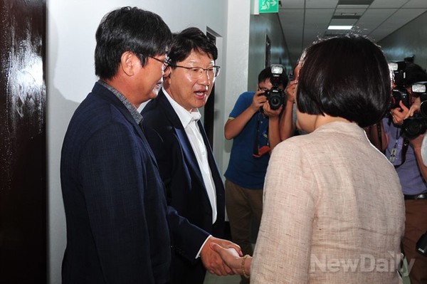 ▲ 이춘석 민주당 간사, 권성동 새누리당 간사, 박영선 민주당 간사 (왼쪽부터)