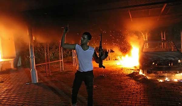 ▲ 리비아 사태 당시 벵가지 소재 美영사관을 습격한 폭도.