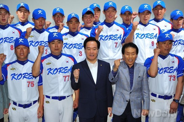 ▲ 대한민국 청소년 야구 대표팀 선수단ⓒ이종현