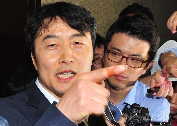 ▲ 하루 만에 나타난 이석기 통진당 의원. 내란예비음모 및 국가보안법 위반 혐의를 받고 있다.