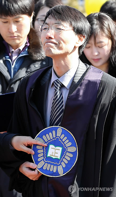 ▲ 쌩쇼를 부리고 있는 서기호ⓒ