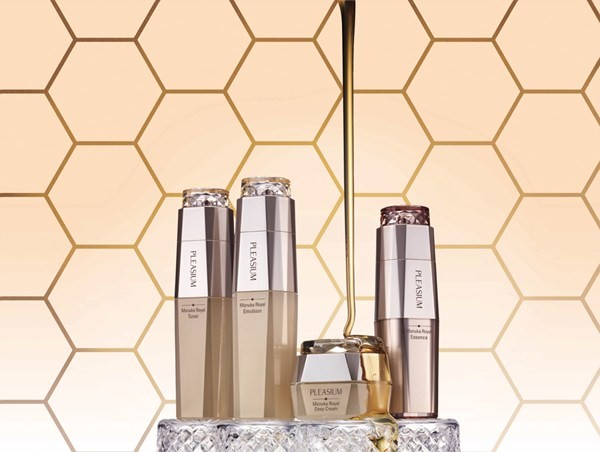 ▲ 무결점 꿀결 피부를 선사하는 프리미엄 기초 라인 [참존 플레지엄 마누카 로얄 라인] ⓒ참존화장품