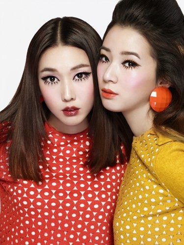 ▲ 애경의 색조 전문 브랜드 루나가 2013 F/W  시즌 트렌드 라인 루나웨이의 신제품 '배드갤스 스타일' 선보인다. @애경