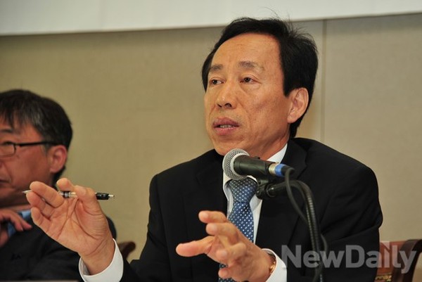 ▲ 이석기 사건의 처벌 가능성을 설명 중인 이재교 (사)시대정신 대표.