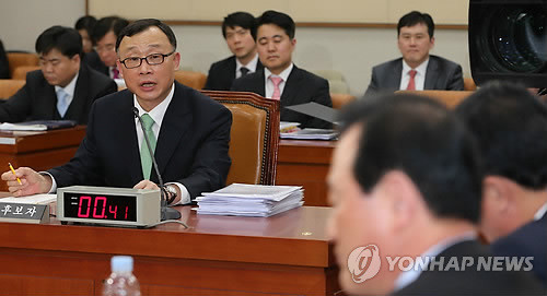 ▲ 채동욱 검찰총장이 지난 4월 국회에서 열린 인사청문회에서 위원들의 질문에 답변하고 있다. ⓒ연합뉴스