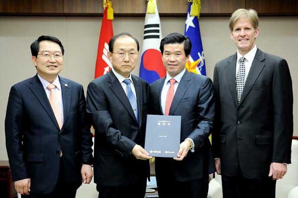 ▲ 지난 5월 15일 국방부에서 열린, 국방부-MS社 간의 상호협력 협약식 모습.