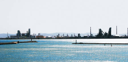 ▲ 2007년 준공한 연산 150만 톤 파이넥스2공장(왼쪽)과 2003년 준공한 연산 60만 톤 파이넥스1공장 모습 ⓒ포스코
