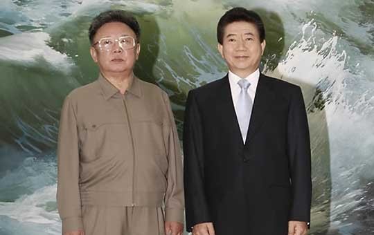 ▲ 왼쪽부터 김정일, 故 노무현 前 대통령ⓒ연합뉴스