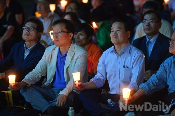 ▲ [대선불복] 떼촛불에 참석한 정동영 전 민주당 의원. ⓒ이종현 기자