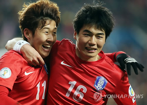 ▲ 기성용 선수(오른쪽), 왼쪽에는 손흥민 선수ⓒ연합뉴스