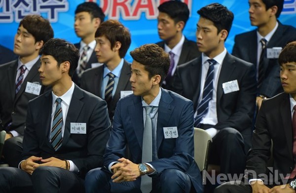 ▲ 잠실학생체육관에서 열린 프로농구 국내신인선수 선발 현장ⓒ정상윤