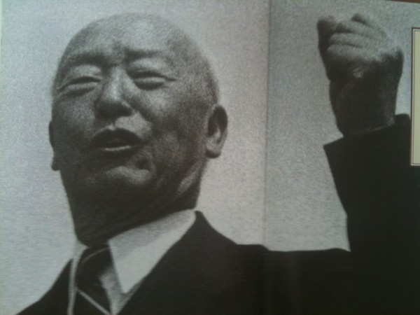 ▲ '통일없는 휴전을 반대'하는 이승만 대통령. 미국 여론에 호소하는 성명을 여러차례 발표하여 미국민들의 지지를 얻어냈다.