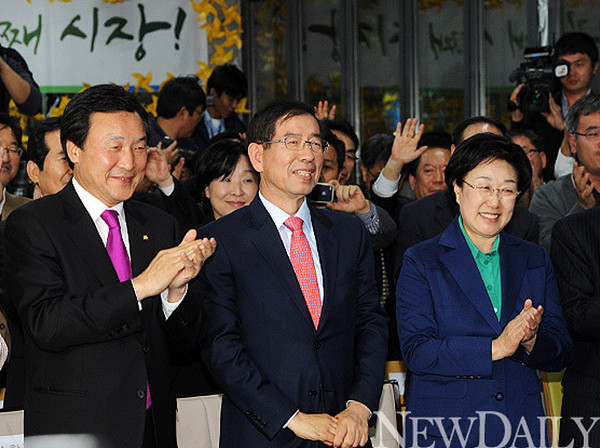 ▲ 손학규 민주당 전 대표와 김한길 민주당 대표 ⓒ 뉴데일리