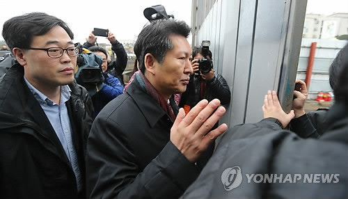 ▲ 민주당 내 극진 강경파로 꼽히는 정청래 의원과 김기식 의원(좌측). ⓒ연합뉴스