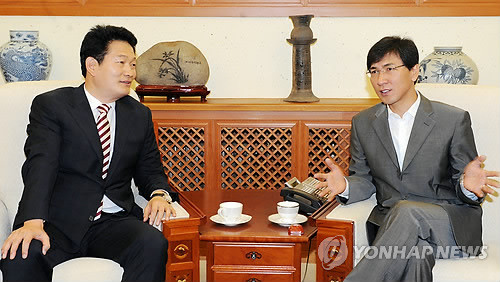 ▲ 송영길 인천시장(왼쪽)과 안희정 충남지사. ⓒ연합뉴스