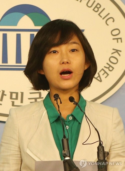 ▲ 통합진보당 김재연 의원. 그는 지난 7일 서울중앙지법의 통진당 부정선거 무죄판결과 관련, "더 많은 당원들이 참여할 수 있도록 하는 투표방식임을 (법원이)존중한 것"이라고 주장했다.ⓒ연합뉴스