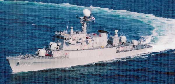 ▲ 2013 포술 최우수 전투함으로 선정된 PCC-783 신성함.