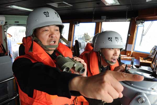 ▲ 포술 평가 중인 PCC-783 신성함의 함교.