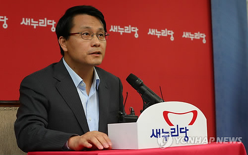 ▲ 윤상현 새누리당 원내수석부대표가 13일 오후 여의도 당사에서 기자간담회를 하고 있다. ⓒ 연합뉴스