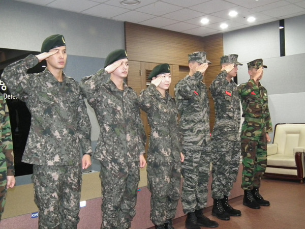 ▲ 현재 군에 보급되는 신형 픽셀위장전투복. 중고거래에서 가장 인기가 높다고 한다.