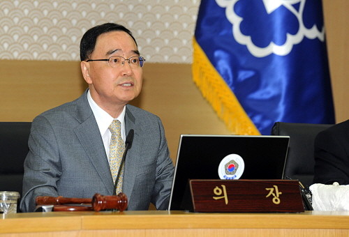 ▲ 정홍원 국무총리가 16일 세종시 정부세종청사에서 열린 (영상)국무회의를 주재, 모두발언을 하고 있다. ⓒ 국무조정실 제공