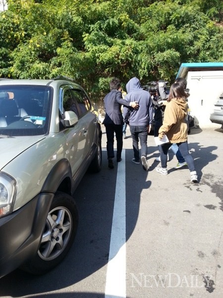 ▲ 선고공판 이후 법정을 빠져나오고 있는 차노아.  ⓒ 조광형 기자