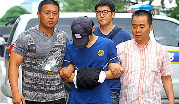 ▲ 용인 10대 살인사건의 범인 심 모 군이 경찰에 압송되고 있다. [사진: JTBC 보도화면 캡쳐]